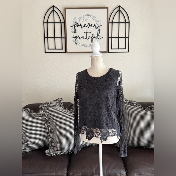 Free People Sweater Womens Size S Dark Grey Lace Sleeve Open Back Artsy Boho - Picture 13 of 15